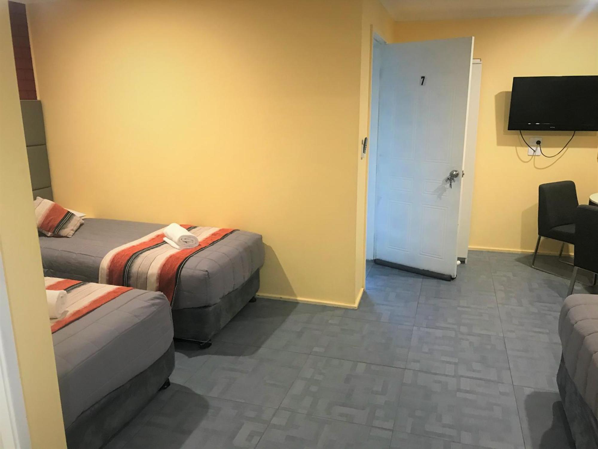 Toukley Motor Inn Room photo